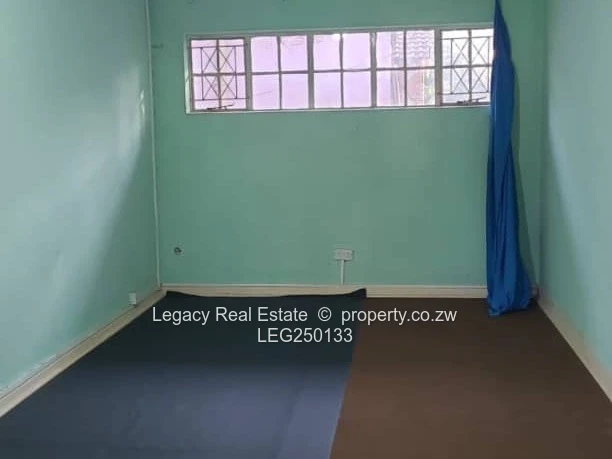 Milton Park: 20m² Office — Borehole & Shaded Parking
