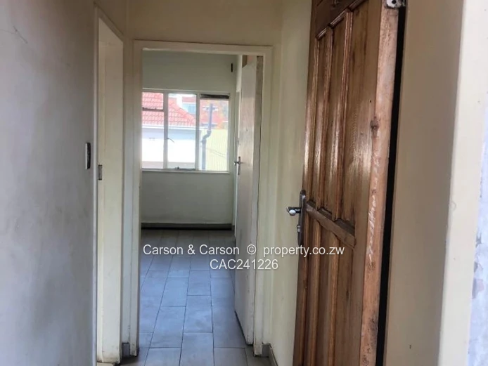 One and a half bedrooms flat for sale in the Avenues 