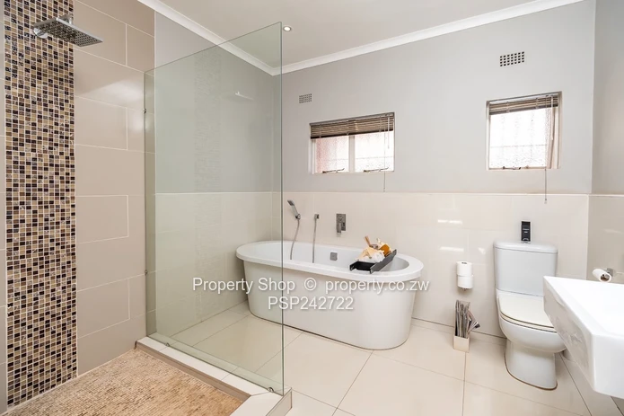 Modern 3 Bedroom Home in Exclusive 6 Unit Complex