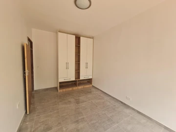 2 Bedroom Flat & Apartment