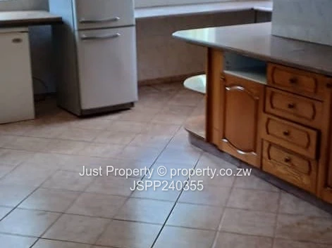 4 bed Double  storey  Suitable For Residential and Commercial use to Rent, Marlborough