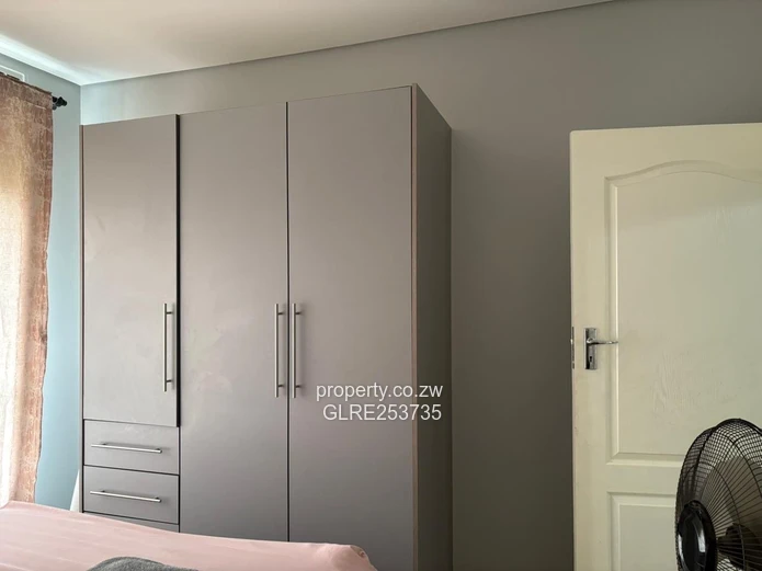 Stylish 2-Bed Flat in Westgate with Borehole & Patio