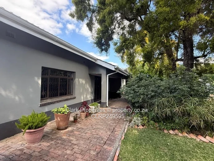 Fully Furnished Apartment In Highlands!