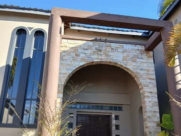6 Bedroom House