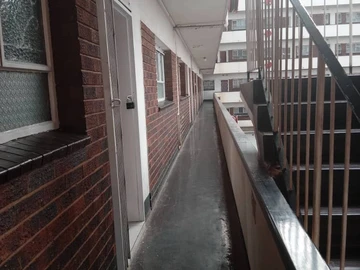 2 Bedroom Flat & Apartment