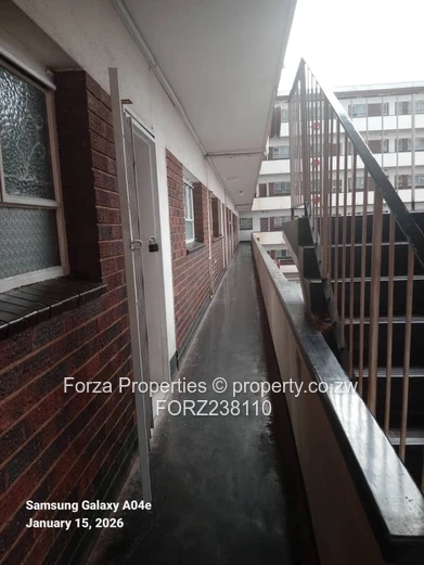 Modern 2-Bedroom Flat to Let