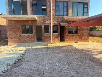 3 Bedroom Flat & Apartment
