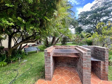 3 Bedroom Flat & Apartment