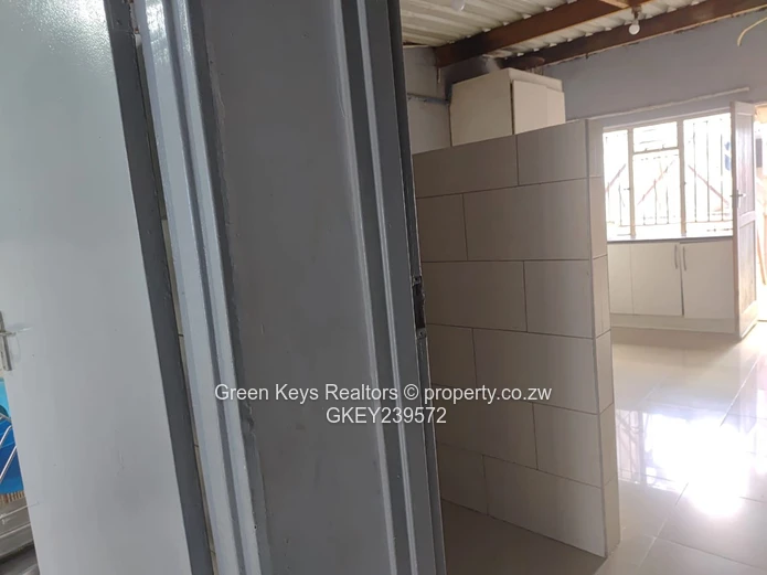 Chitungwiza Seke shop for sale