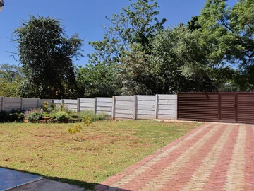 3 Bedroom Flat & Apartment