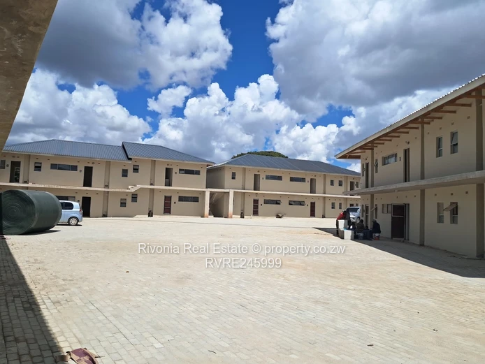 New 2-Bed Garden Flat in Ashdown Park – Borehole