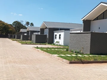 2 Bedroom Flat & Apartment