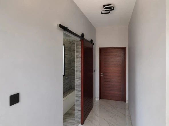 3 Bedroom Flat & Apartment