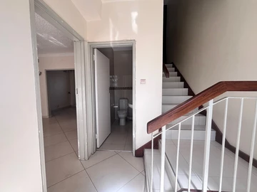 3 Bedroom Flat & Apartment
