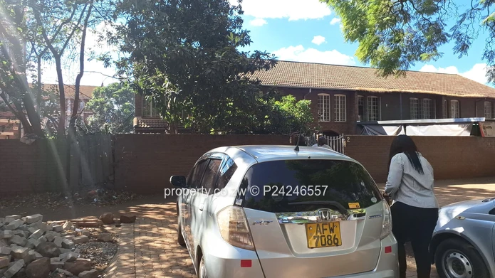 Avenues Duplex Flat $139K