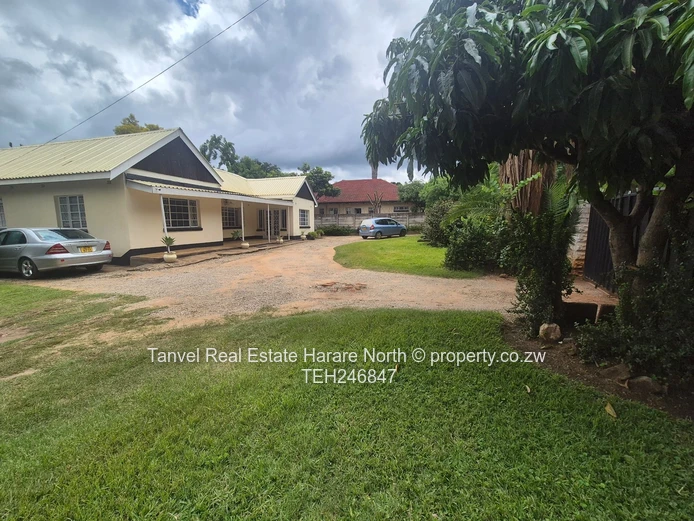For Sale 330k *AVONDALE* Lanark Road off King George  3 Beds 2 baths Lounge Dining  Kitchen 1 bed co