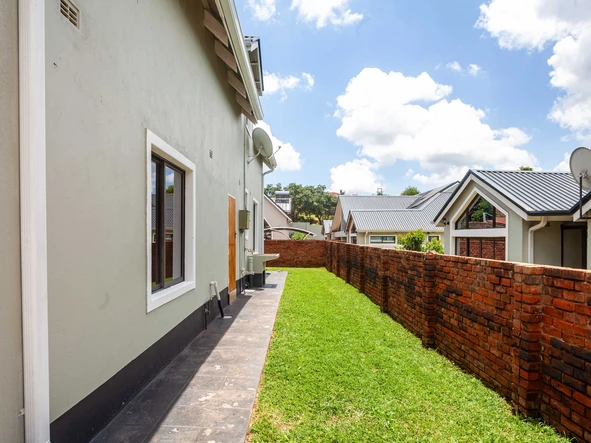 3 Bedroom Flat & Apartment
