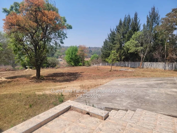 Glen Lorne | Spacious 6-Bedroom Family Home (Sole Mandate)