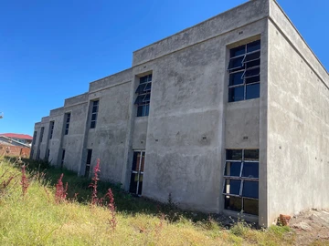 3 Bedroom Flat & Apartment