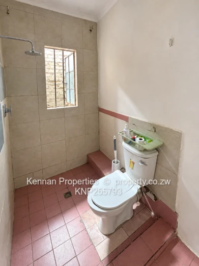 Compact 2-Bedroom Cottage – Excellent Location