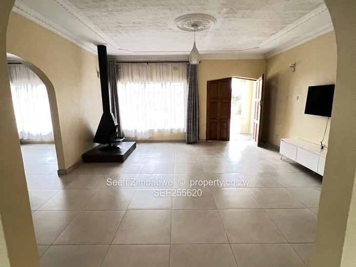 3-Bed cluster unit along Coronation on 871sqm 