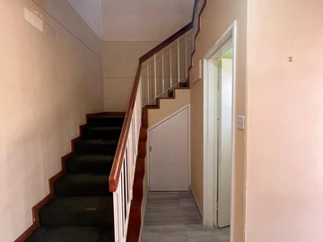2 Bedroom Flat & Apartment