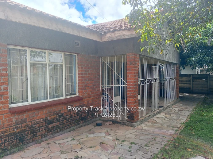 A neat and solid house!