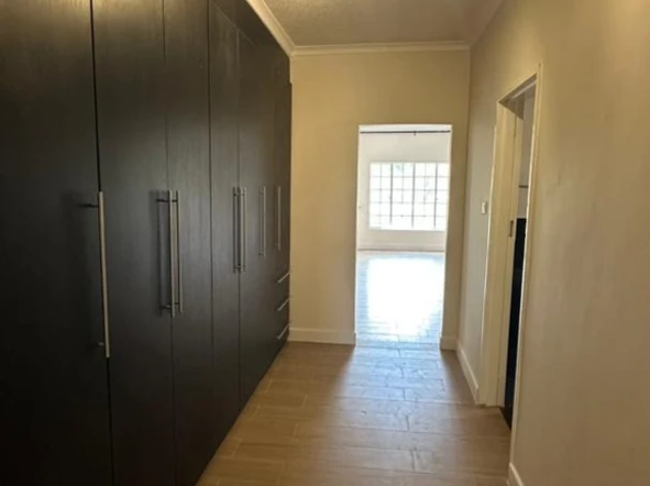 3 Bedroom Flat & Apartment