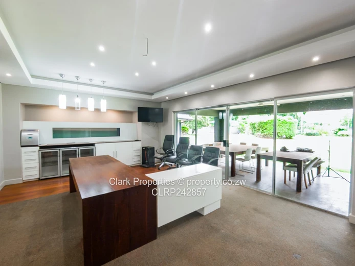 Office Property in an Exceptional Location!