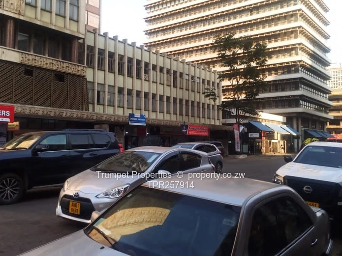 Prime Harare CBD Office Building - 4312 m2, High Ceilings