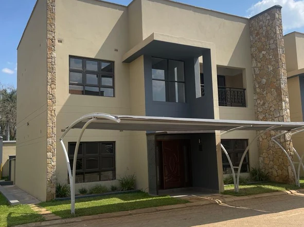 3 Bedroom Flat & Apartment