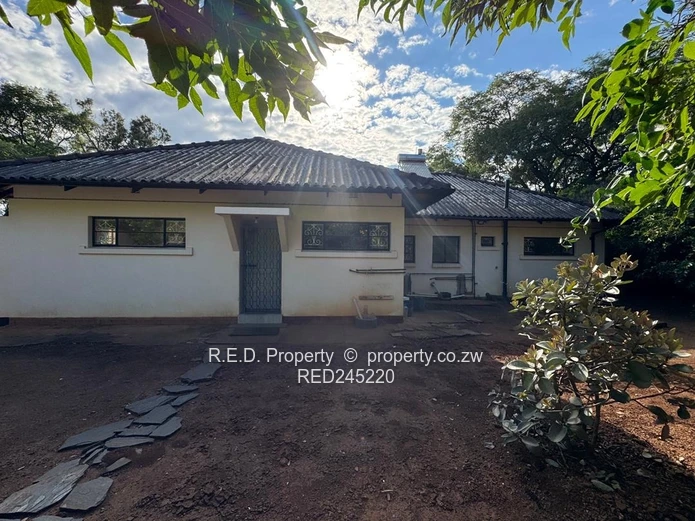 Neat Family Home for Rent In Hillside!