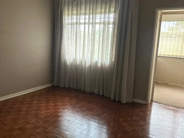 2 Bedroom Flat & Apartment