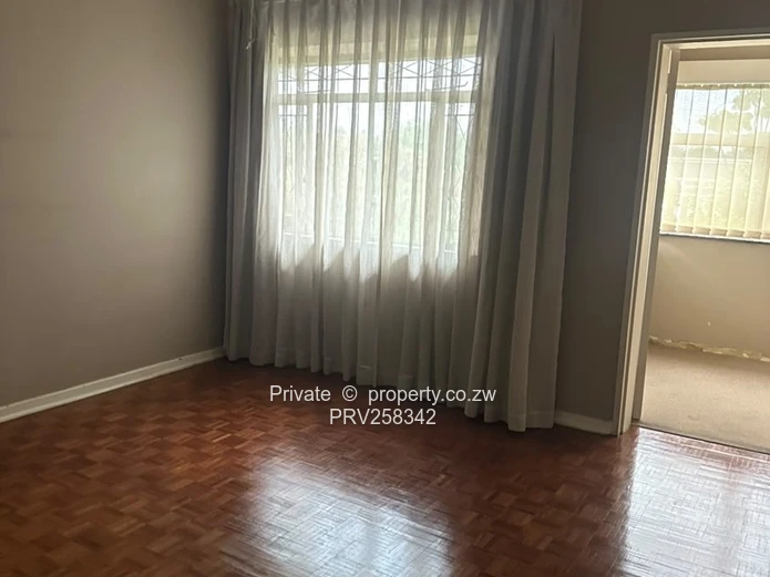 Kensington 2-Bed Flat 40m2 — Borehole & Secure Garden
