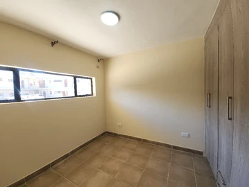 2 Bedroom Flat & Apartment