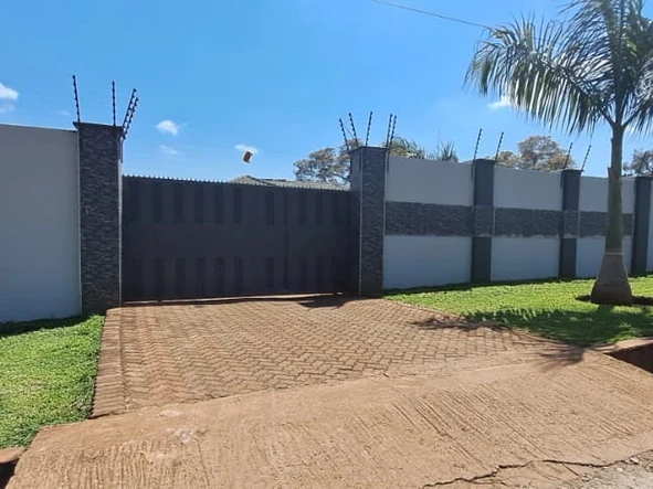 5 Bedroom House