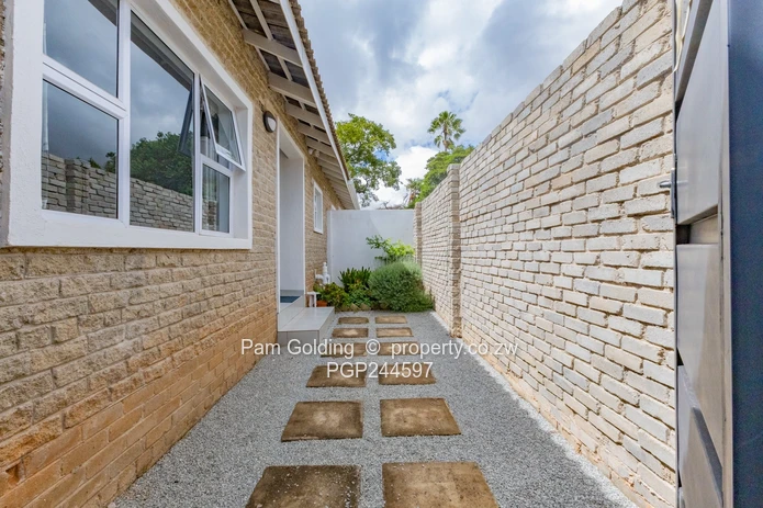 Comfortable And Spacious Living In Well Maintained Complex