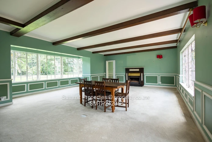 6 Bedroom House for Sale in Helensvale