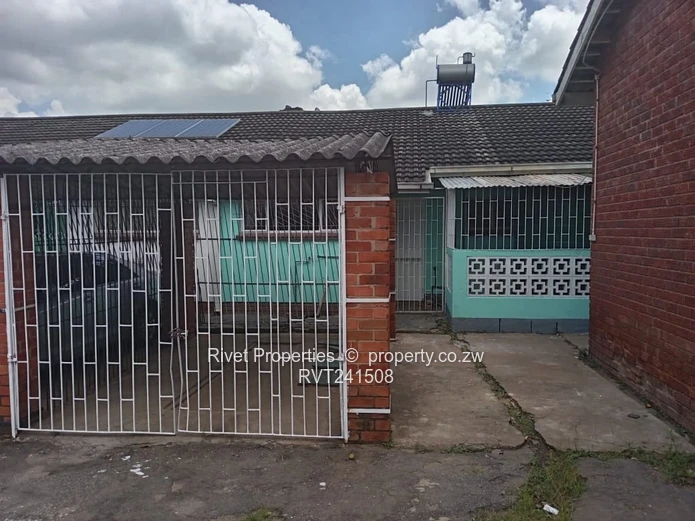 Dolphin Court Garden Flat To Let