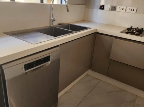 3 Bedroom Flat & Apartment