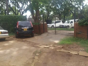 2 Bedroom Flat & Apartment