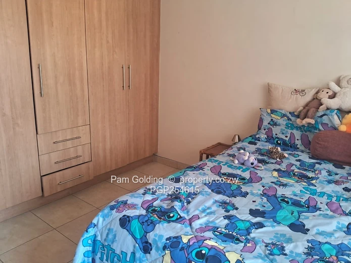 Modern 3 Bedroom Apartment Marlborough