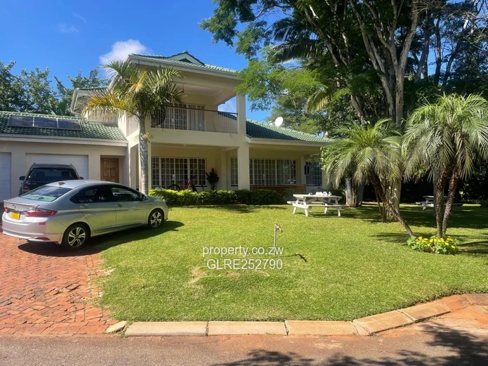 Spacious 3-Bed Double-Storey in Borrowdale Brooke with Garden