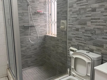 3 Bedroom Flat & Apartment