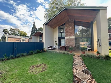 Spacious 4-Bed Highlands Apartment with Borehole