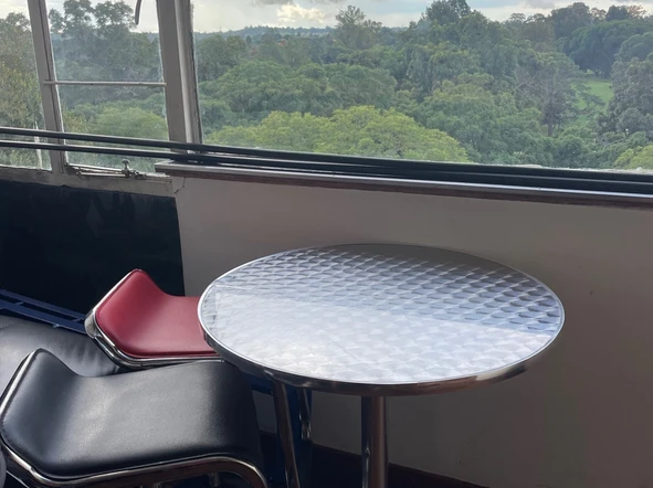 2 Bedroom Flat & Apartment