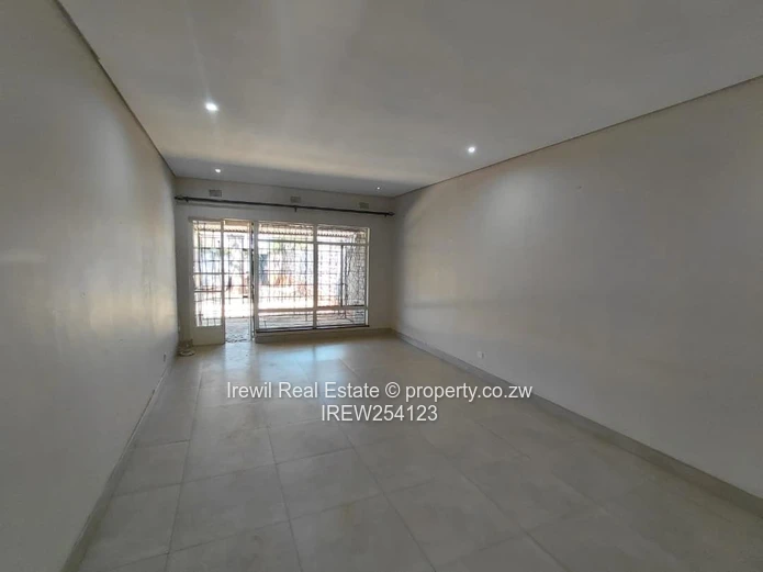 Greystone Park 2 Bed Garden Flat to Let (Sole Mandate)