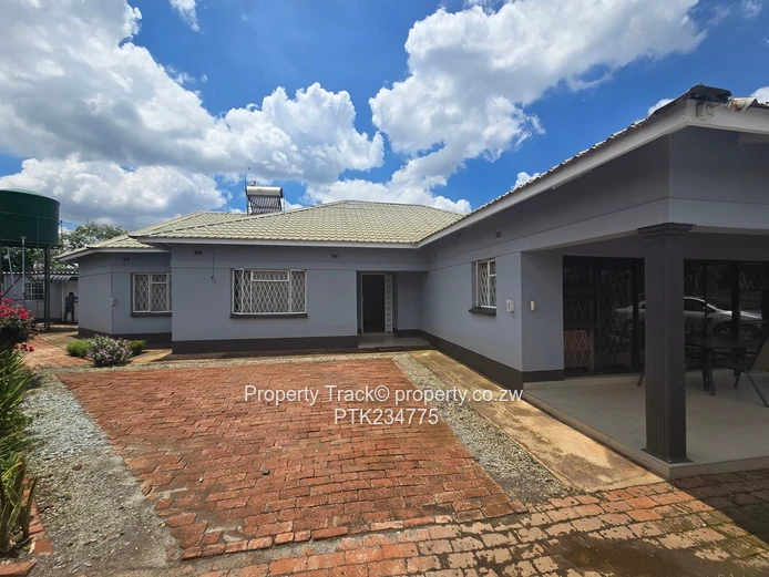 Neat and idyllic family home