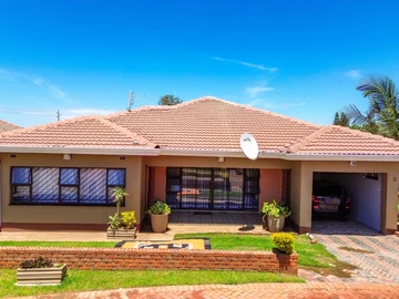 3 Bedroom Garden Flat