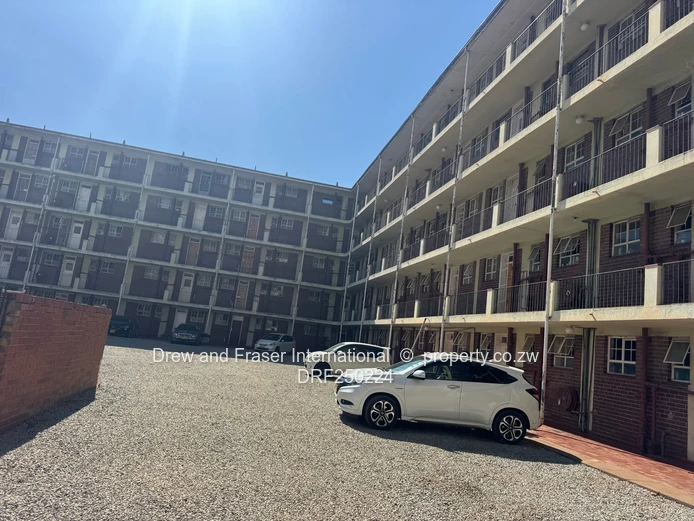 1-Bed Flat at The Rembrandt, Avenues - Borehole & Parking
